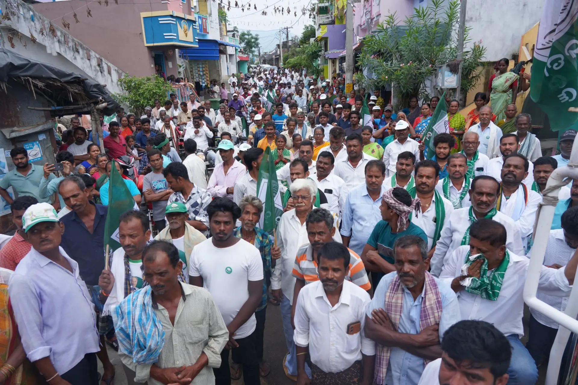 Huge People Turnout for the support of the protest in Parlakhemundi called by MLA of Paralakhemundi, Gajapati